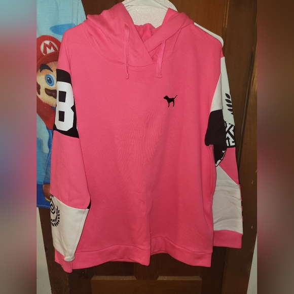 Vs pink rare colorblock logo hoodie~hot pink! Size large ~ NWOT.